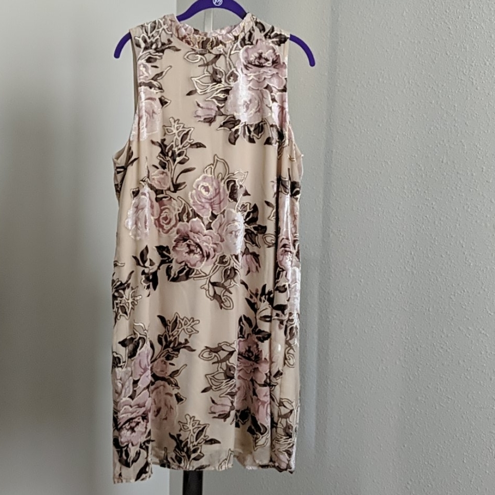 NWT Versona dress